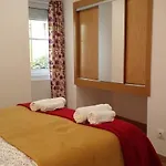 Vendégház Martim Moniz 28 *