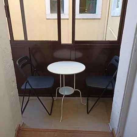 Vendégház Martim Moniz 28 *