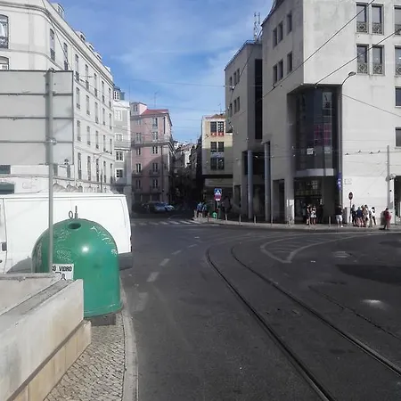 马蒂姆莫尼兹28号旅馆 Lisboa