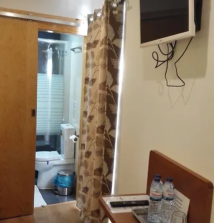 马蒂姆莫尼兹28号旅馆 Lisboa