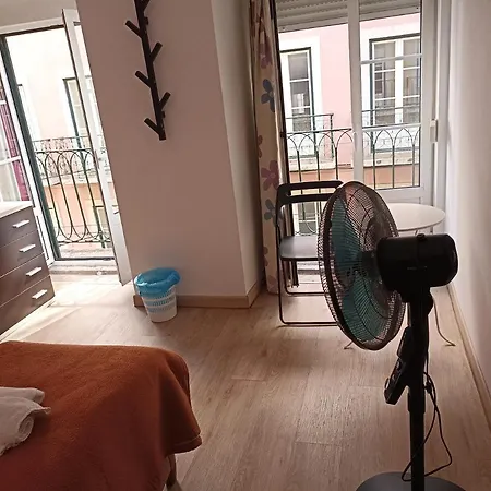 Martim Moniz 28 בית הארחה