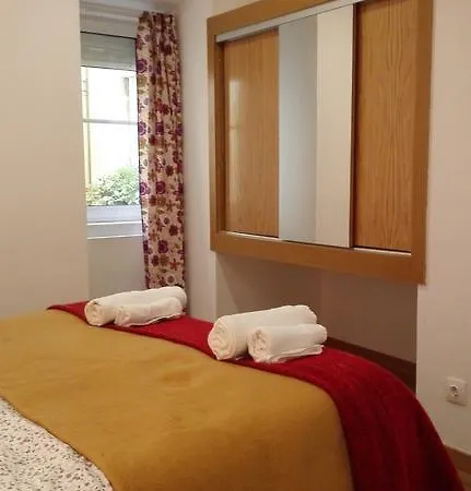 בית הארחה Martim Moniz 28 *