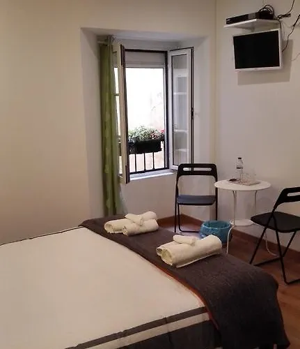 Pensionat Martim Moniz 28 *